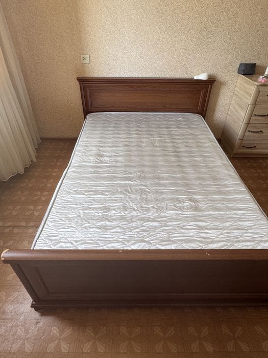 Продам кровать двуспальную 20 000