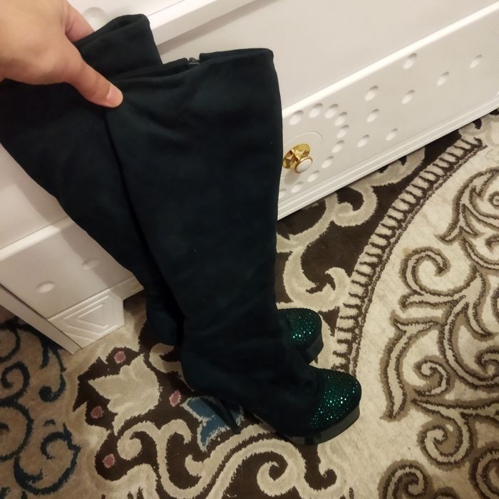 Oyoq kiyim yashil rangli