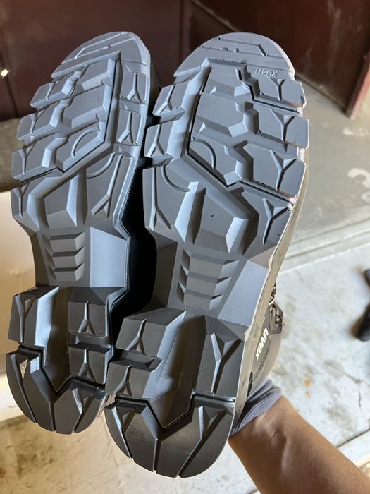 Vand bocanci protectie Uvex marimea 42
