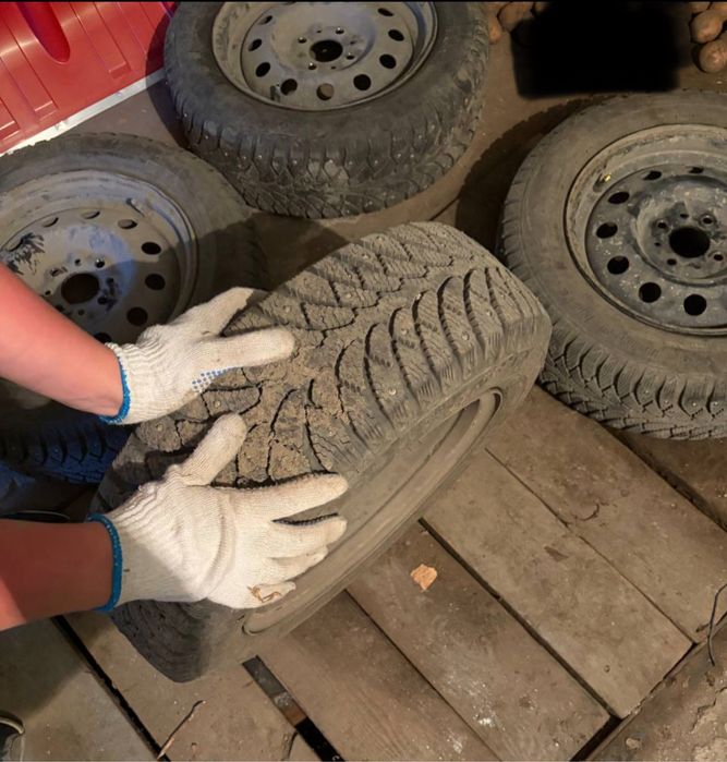 Резина зимняя. Б/У