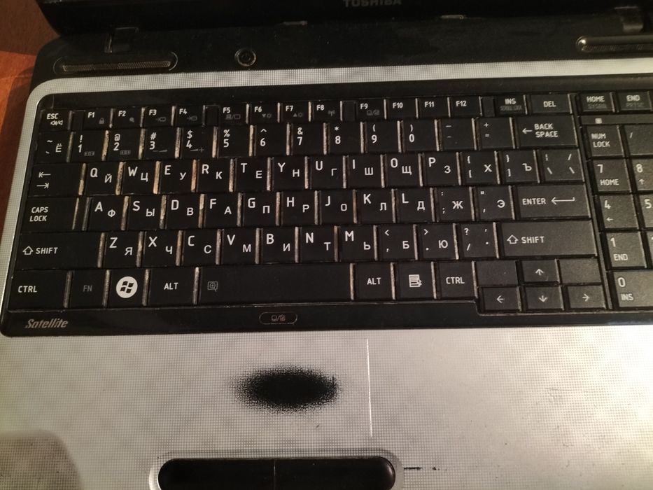 Ноутбук TOSHIBA.