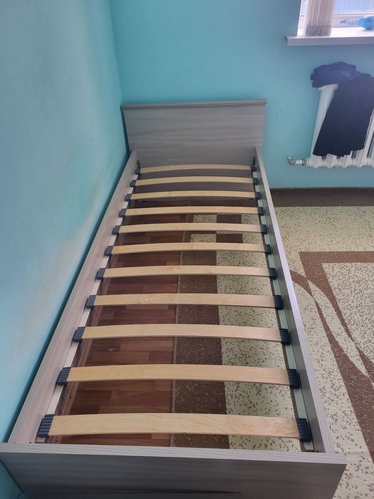 кровать односпальное