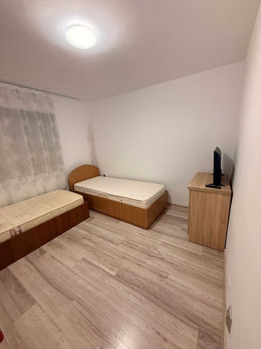 Vând apartament 3 camere,  decomandat, in suprafață de 69mp , etajul 1, str a III a localitatea Sulina jud. Tulcea
