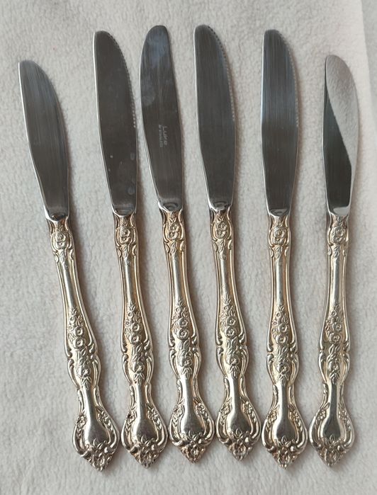 Вилици и ножове с позлата
