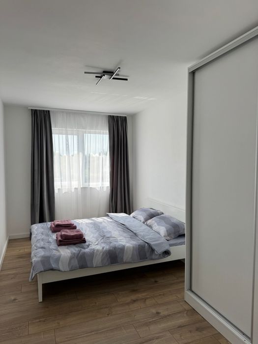 Închiriez apartament cu 3 camere in regim hotelier