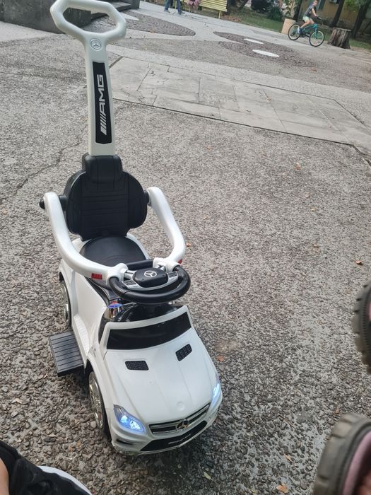 Кола за бутане с родителски контрол Мерцедес