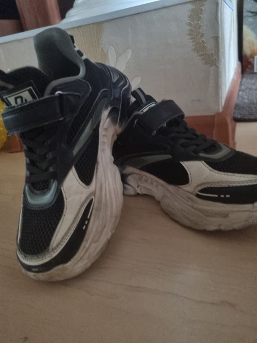 Продам красовки детские