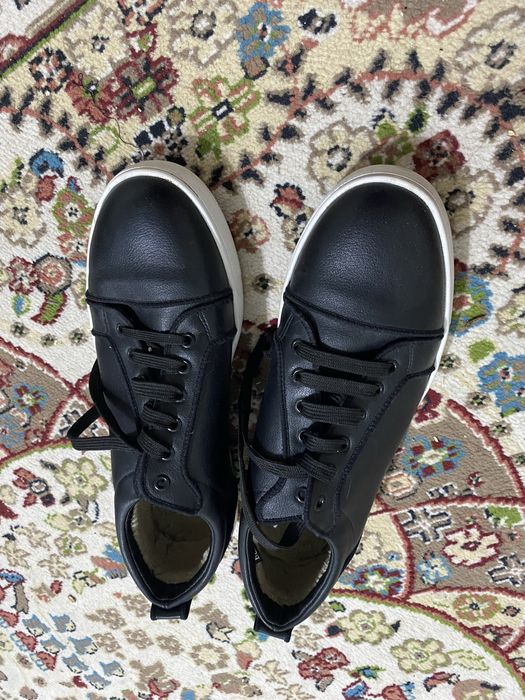 продам лабутены мужские