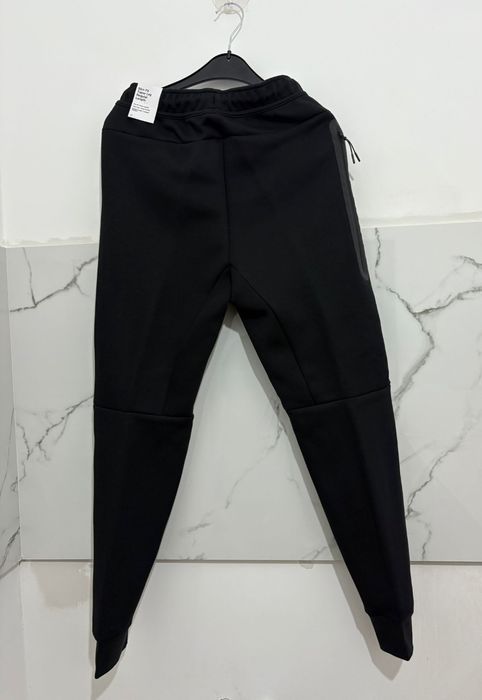 Nike Sportswear - Tech Fleece