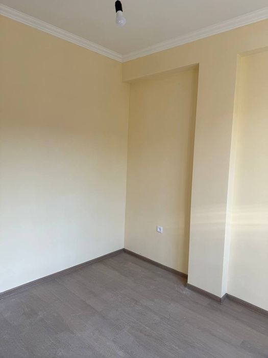 Айрапорт йўлида квартира зўдлик билан Сотилади