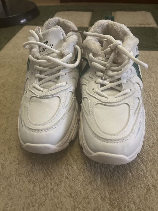 Кроссовки женские теплые