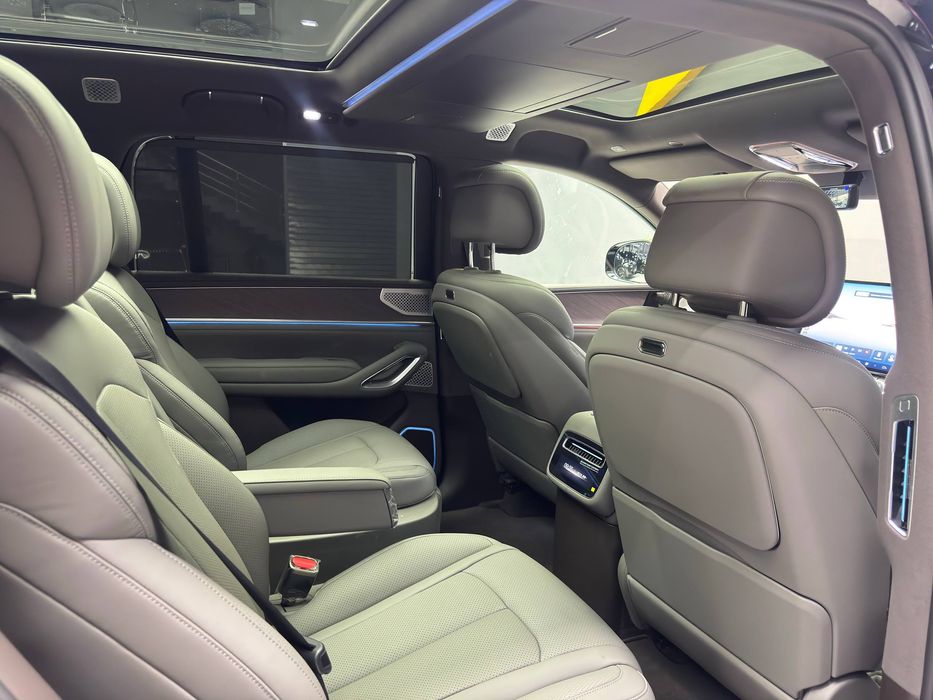 Продается Denza N9 PHEV