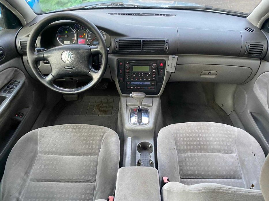 dezmembrez vw passat b5.5 cod motor AUB/ usa fata passat b5.5