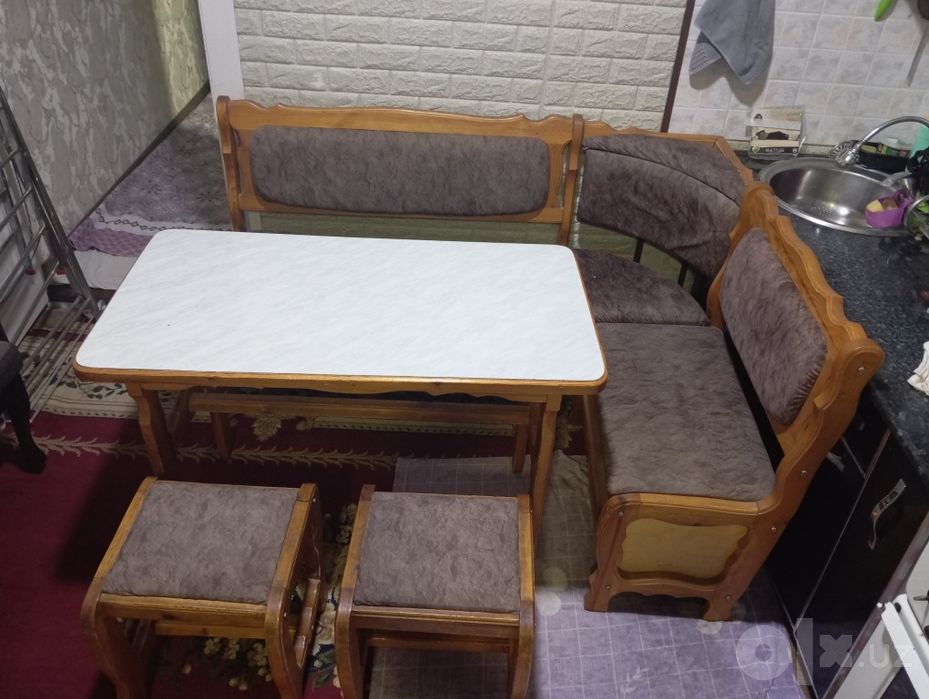 Ugalok komplekt va stol, stullari yoʻq