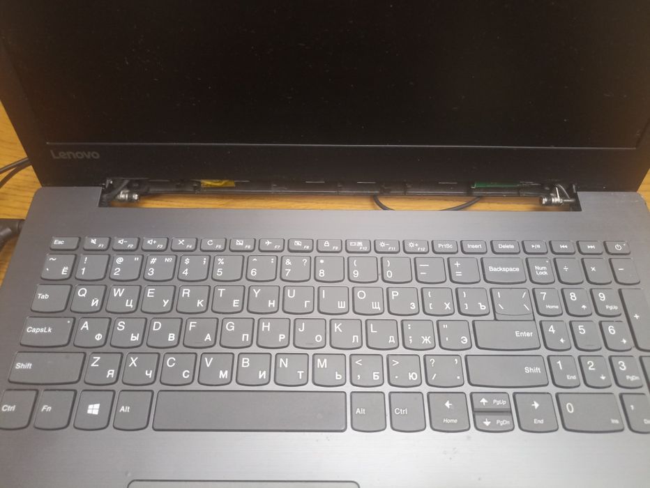 Lenovo (15.6", Core i3-7gen, Radeon 540)