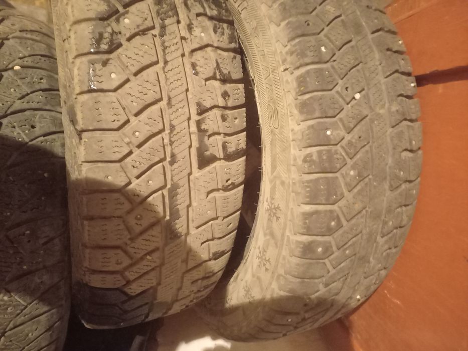 Продам шины на 15/ 195/ 65