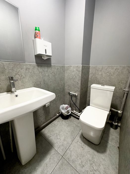 Bodomzor podval ofis arendaga 131 kvadrat