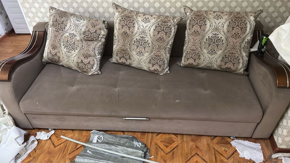 Диван для гостиной