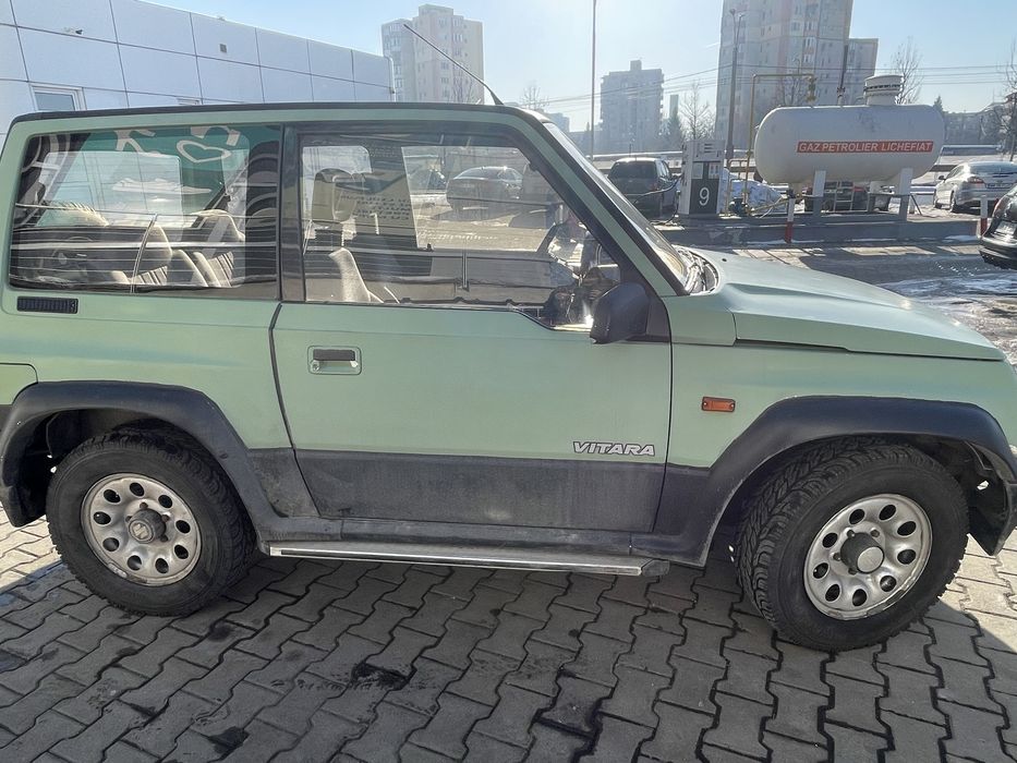 Vând Suzuki Vitara motor 1.6 8v benzina