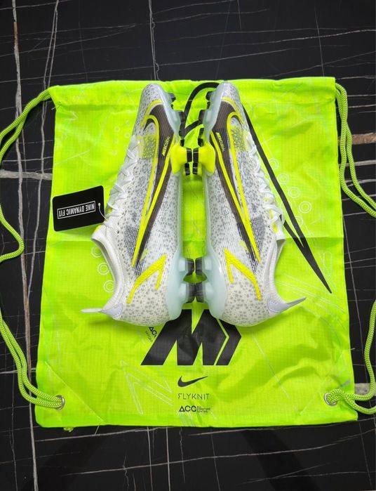 Ghete De fotbal Marimea 41