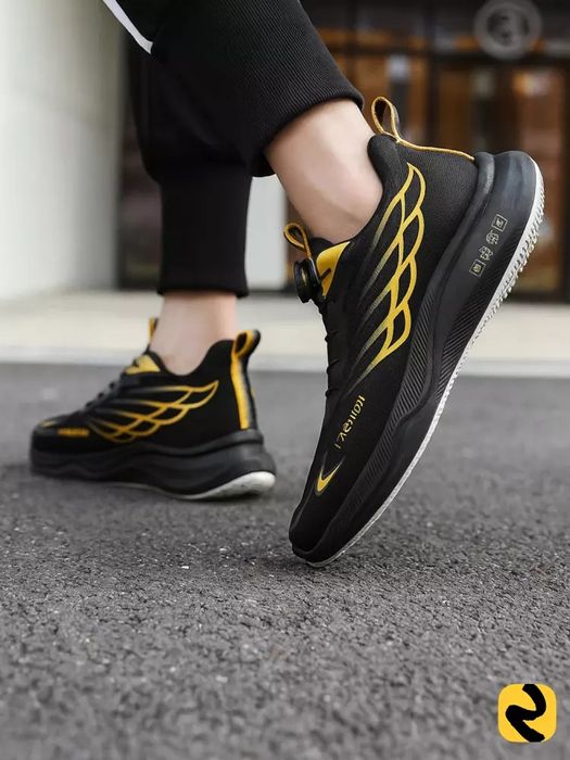 Erkaklar krossovkasi, kundalik oyoq kiyimi, termo-shnurli
169,000 so'm