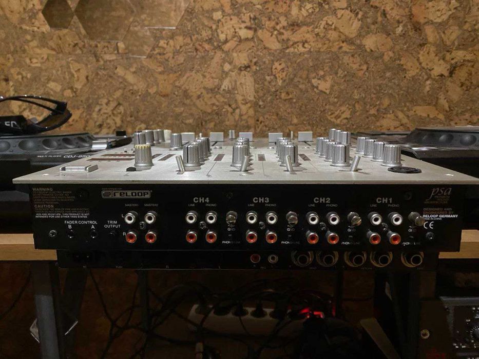 Reloop 4+1 Channel PRO CLUB MIXER гр. София Хаджи Димитър • OLX.bg