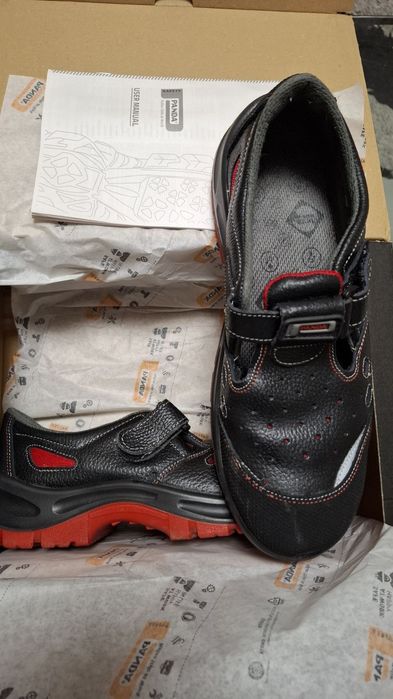 Работни обувки с метално бомбе