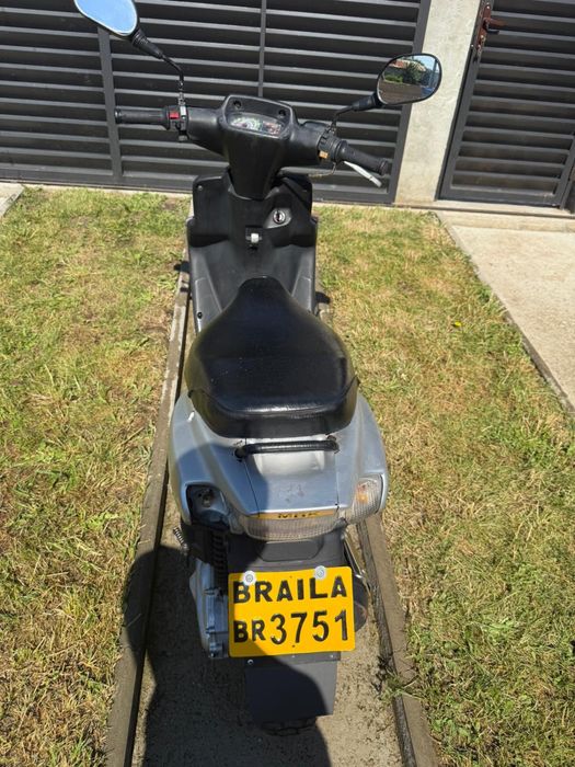 Vand scutere piaggio liberty si yamaha booster