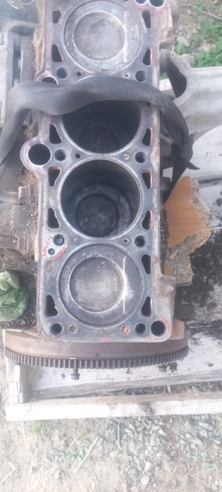 Блок мотора Пассат б 4 1.8 моно