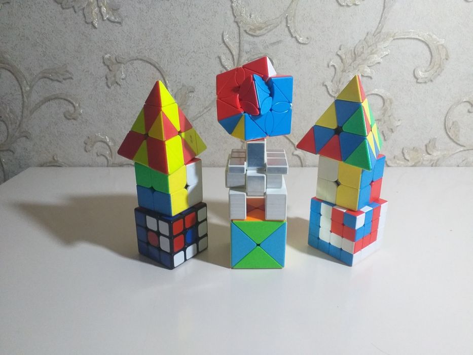 Kubik rubiklar sotiladi