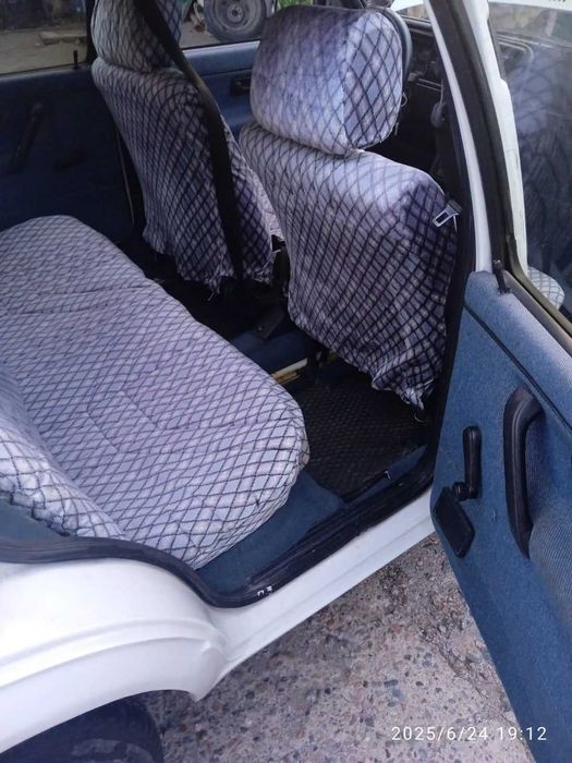 Автомобиль Фольксваген Гольф 2