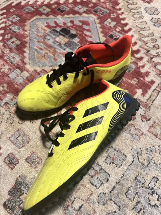 Ghete fotbal teren sintetic