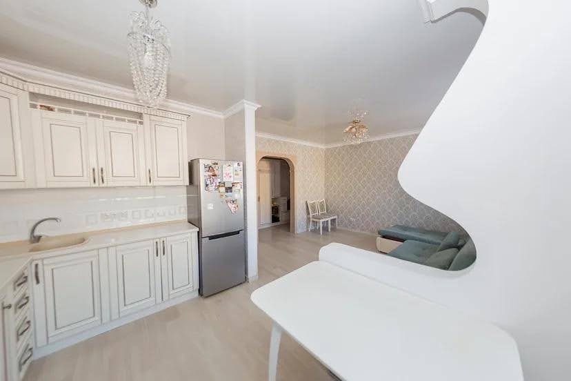 Продам двух комнатную квартиру