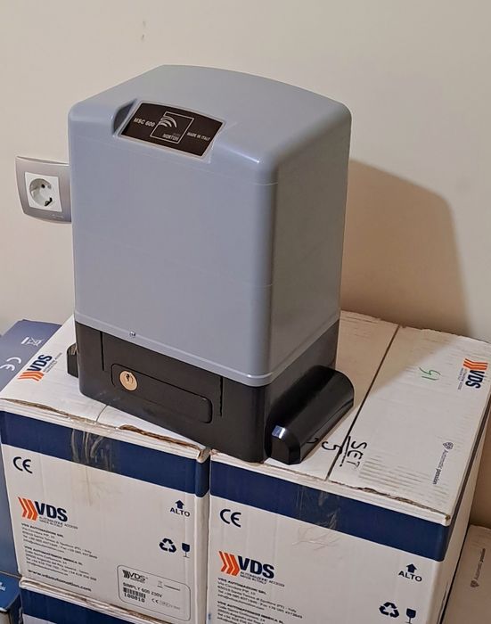 Автоматика / Мотор за плъзгащи врати 600кг