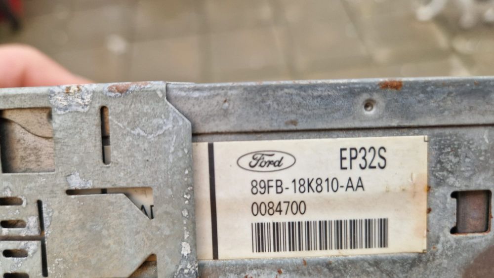 Vând Casetofon Oldtimer Ford