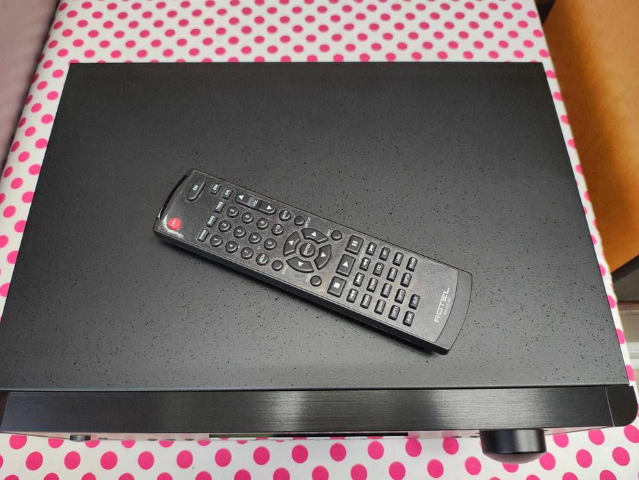 Statie, Amplificator de putere Rotel RB-1590, 350W/8Ω Negru.