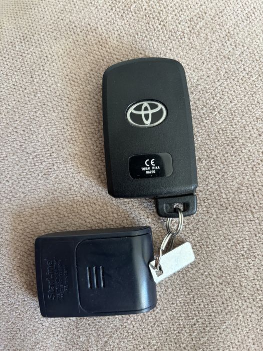 Ключ с чипом на камри 50 оригинал