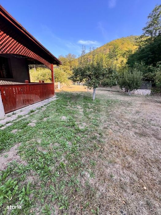 Casa de vanzare, 90 mp, teren 1500 mp, zona Toplita