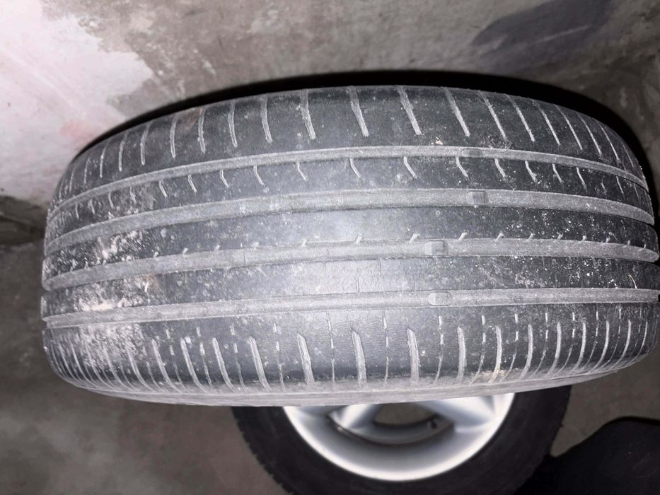 Алуминиеви джанти със гуми