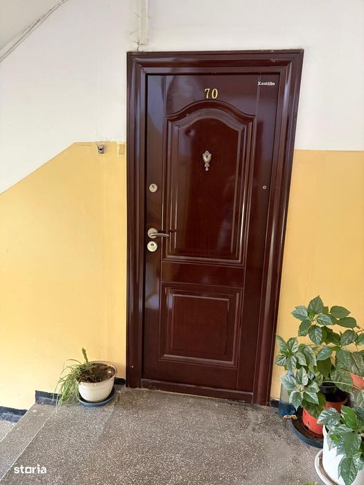 Apartament 3 camere decomandat  Etaj 3