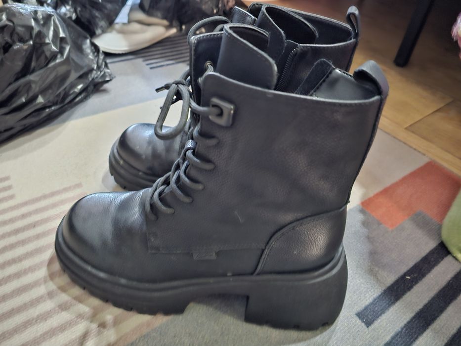 Продам ботинки зима весна