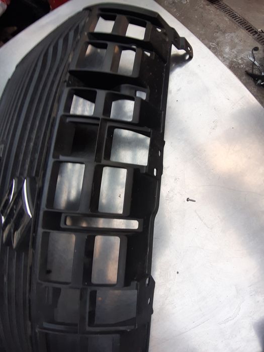 Решетка грил сузуки суифт Suzuki Swift 2019/25г