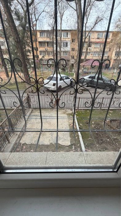 Срочно якасарайский район 4 комнаятная моно под офис