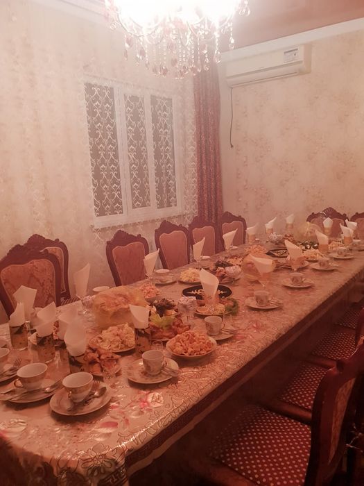 Стол для гостиной