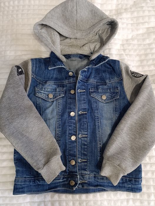 Новая джинсовая куртка для мальчика