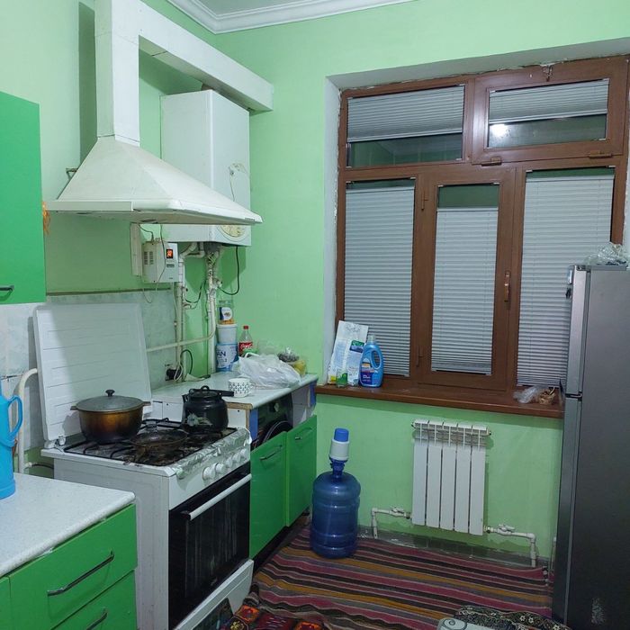 Уй сотилади.2-хонали.1-этаж.