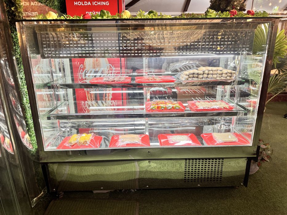 Xaladelnik vitrina sotiladi holati zur yangi