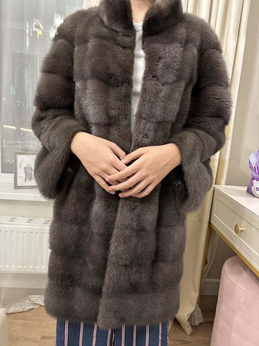 Зимняя верхняя одежда шуба, пуховик, куртки