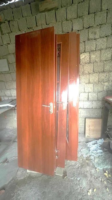 Двери межкомнатные б/у