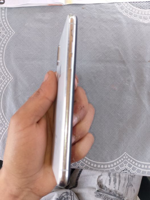 Iphone X 64gb за части платката не работи